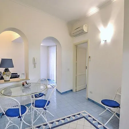 Apartment Sleeps 3 Air Con Wifi *